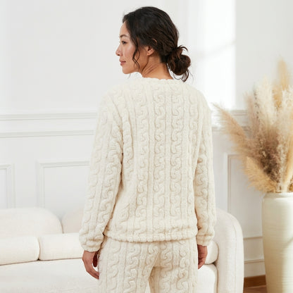 Limosia Cozyset in white – back view of the fleece lounge set